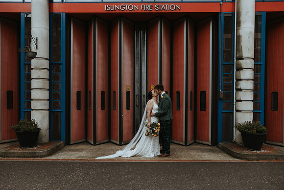 A beautiful micro wedding at the iconic Islington Town Hall in London