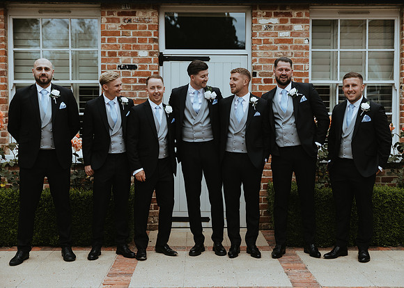 A stylish summer wedding at Gaynes Park near Epping in Essex