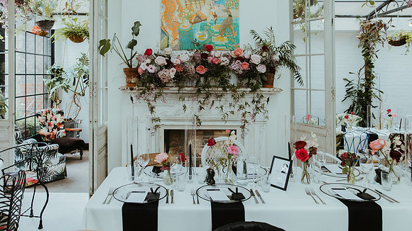 A stylish London wedding at Fitzrovia Chapel and B&H Buildings in Clerkenwell
