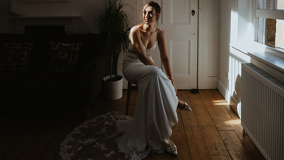 A stylish London City wedding at The Barbican Conservatory, London