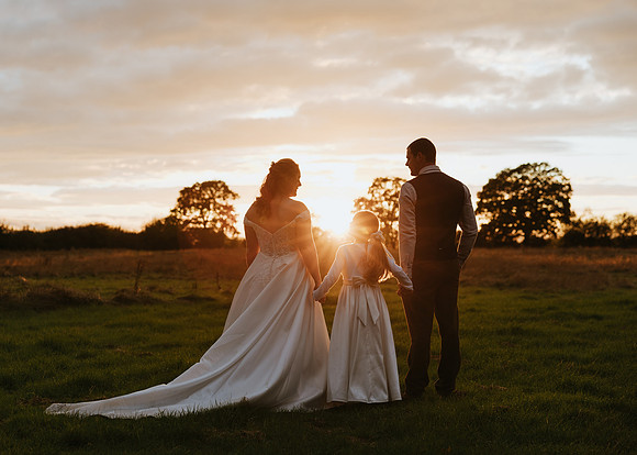An intimate and relaxed Autumn wedding at Frasers near Egerton in Kent