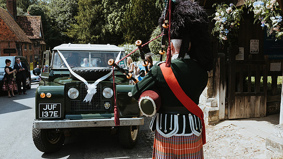 A stylish summer wedding at Chiddingstone Castle in Kent