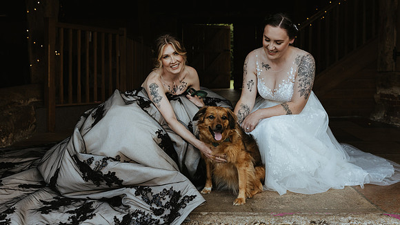 A stunning relaxed summer wedding at The Great Barn, Titchfield in Hampshire