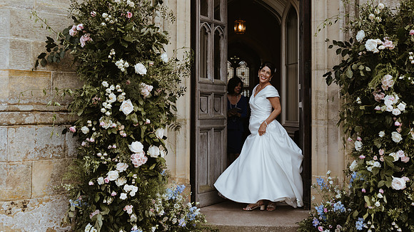 A stylish summer wedding at Chiddingstone Castle in Kent