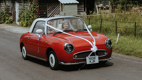A stylish summer wedding at Holy Trinity Church Crockham Hill and Chiddingstone Castle in Chiddingstone, Kent