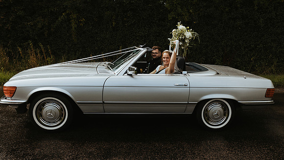 A stylish summer wedding at Hurstpierpoint College Chapel with a relaxed reception at Clayton Wickham View
