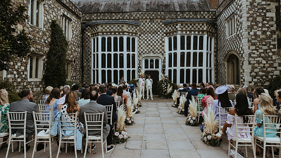 A stylish summer wedding at Hall Place in Bexley, Kent