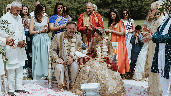 A stylish Hindu wedding at Trading Boundaries in Fletchling East Sussex