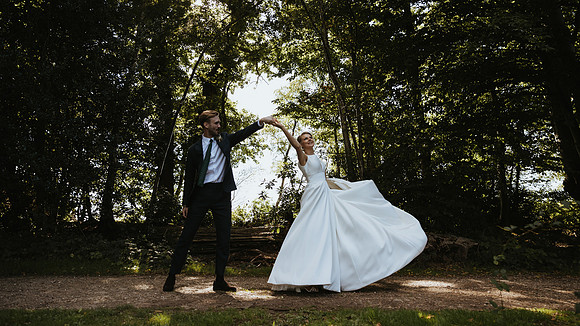 A relaxed autumnal woodland wedding at Kingdom, near Penhurst in Kent