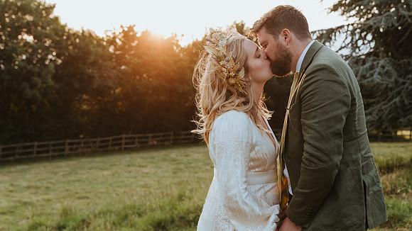 Relaxed and colourful boho wedding in Egerton Kent