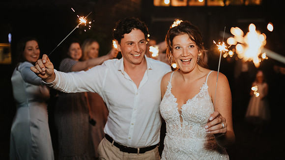 A stunning summer wedding at High Billingshurst Farm in Dusfold, Surrey