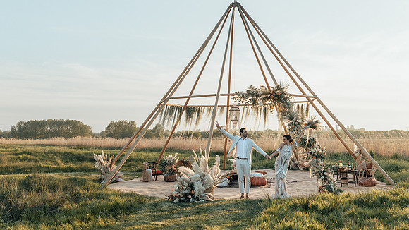 Boho weddings at the Wilderness wedding venue at Preston COurt in Kent