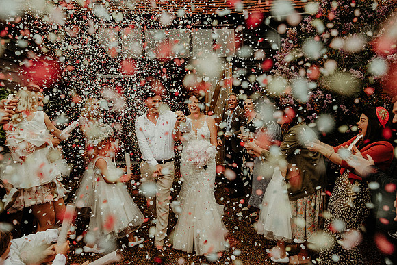 A stunning summer wedding at High Billingshurst Farm in Dusfold, Surrey
