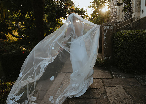A stylish summer wedding at the luxurious Chapel House Estate near Ramsgate in Kent