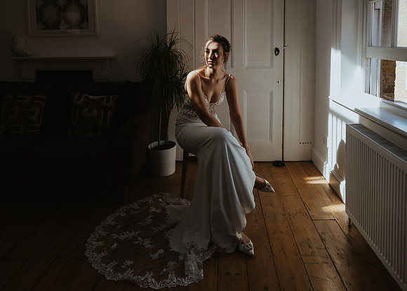 A stylish London City wedding at The Barbican Conservatory, London