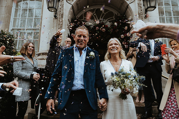 A relaxed and stylish London micro wedding at Chelsea Town Hall and The Phene Pub in Chelsea