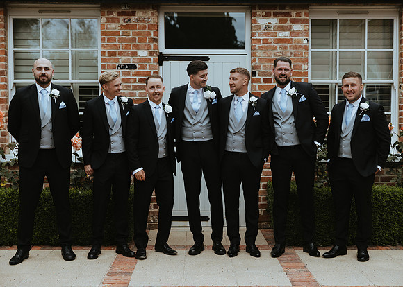 A stylish summer wedding at Gaynes Park near Epping in Essex