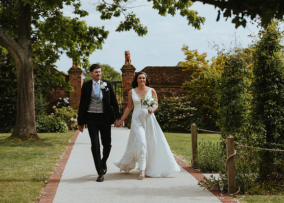 A stylish summer wedding at Gaynes Park near Epping in Essex