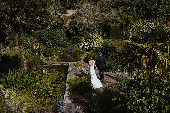 A stylish summer wedding at the luxurious Chapel House Estate near Ramsgate in Kent