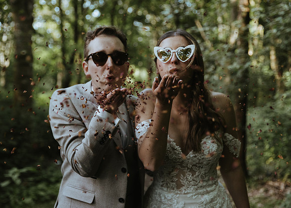 A beautiful and relaxed wedding at The Plough in Leigh