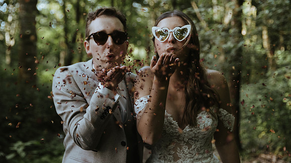 A beautiful and relaxed wedding at The Plough in Leigh