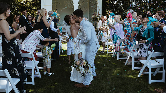 A beautiful and relaxed summer wedding at Wasing Park in Berkshire