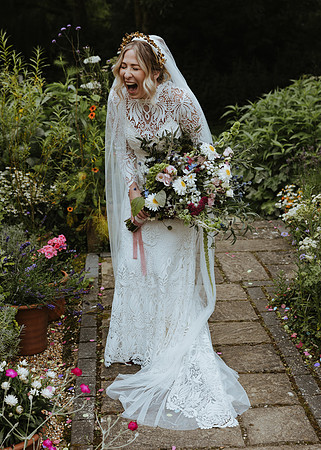 A stunning boho wedding at Old Michelmersh Farm near Romsey in Hampshire