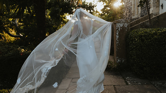 A stylish summer wedding at the luxurious Chapel House Estate near Ramsgate in Kent