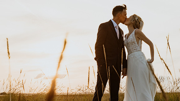 A beautiful autumn wedding at The Ferry House Inn on the Isle of Sheppey in Kent