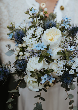 A relaxed and stylish London micro wedding at Chelsea Town Hall and The Phene Pub in Chelsea