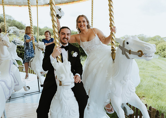A stunnning spring wedding at Preston Court near Canterbury in Kent