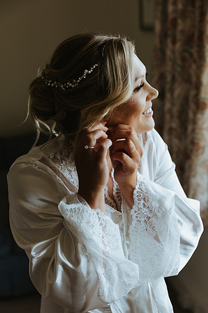 A stylish and relaxed wedding country house wedding at Hoath House near Edenbrideg in Kent