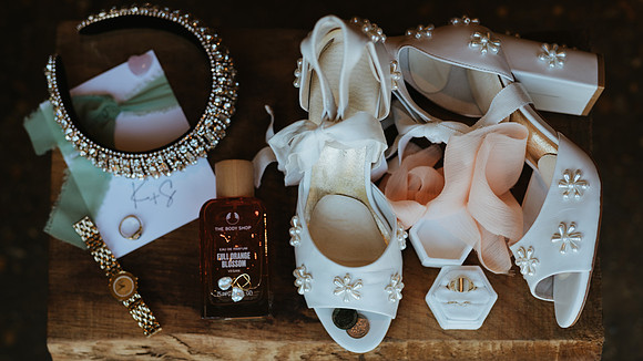 A  stylish and relaxed wedding at Grittenham Barn near Petworth in West Sussex