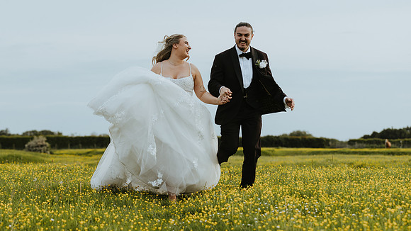 A stunnning spring wedding at Preston Court near Canterbury in Kent