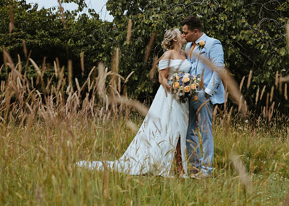 A stylish and relaxed wedding country house wedding at Hoath House near Edenbrideg in Kent