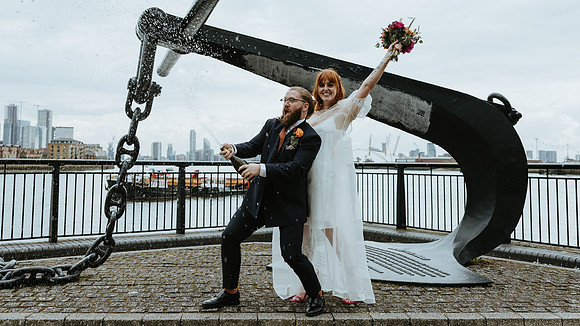 London wedding vibes at the Cutty Sark Pub in Greenwich