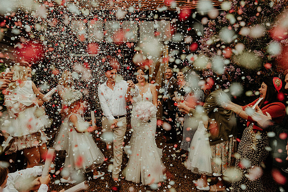 A stunning summer wedding at High Billingshurst Farm in Dusfold, Surrey