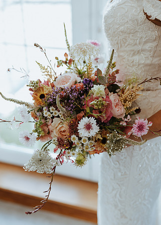 A relaxed summer wedding at Chilley Barn near Hailsham in West Sussex