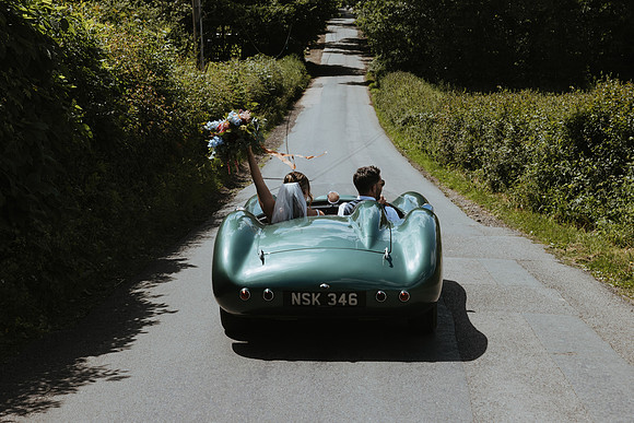 A stylish and relaxed summer wedding at St Mary’s church Chiddingstone and Hoath House, Chiddingstone Hoath