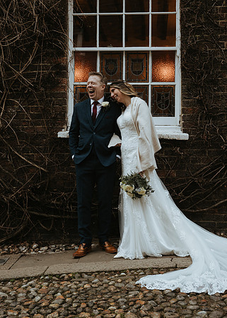 A beautiful intimate winter wedding at Rye Town Hall and The George in Rye