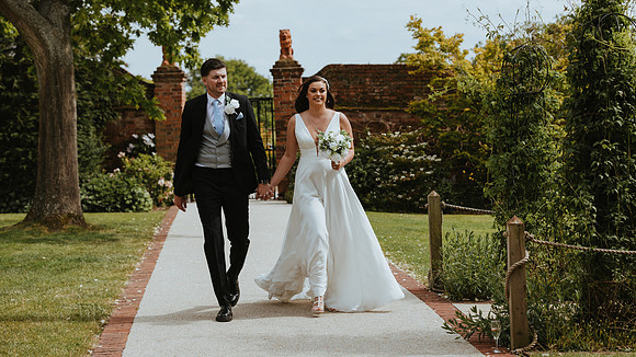 A stylish summer wedding at Gaynes Park near Epping in Essex