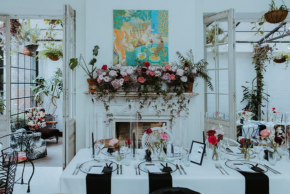 A stylish London wedding at Fitzrovia Chapel and B&H Buildings in Clerkenwell