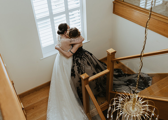 A stunning relaxed summer wedding at The Great Barn, Titchfield in Hampshire